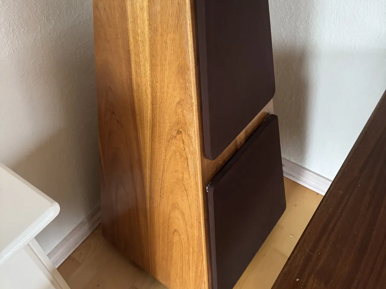 Billede 1 - 2 højtalere sælges 