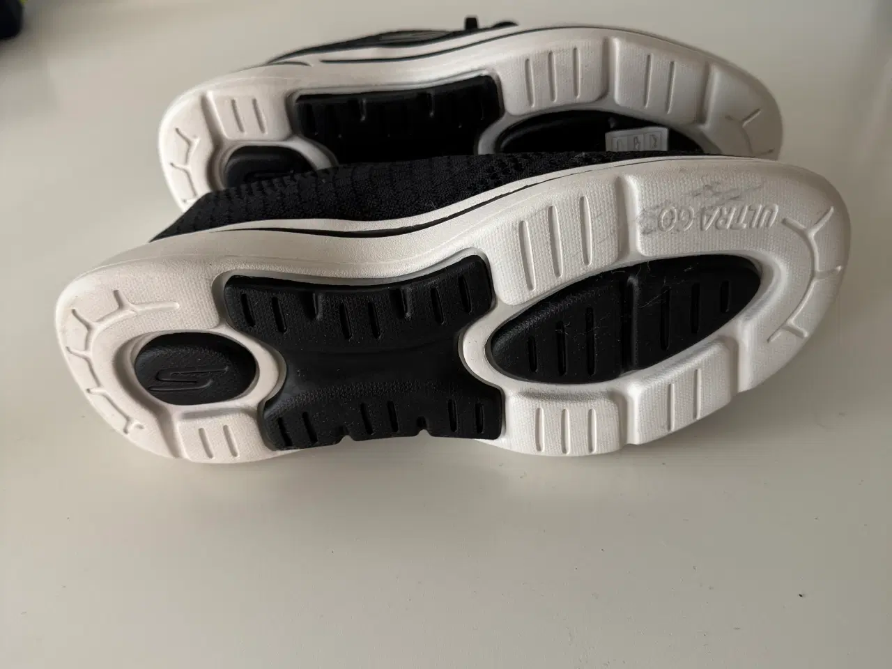 Billede 2 - Sportssko Skechers str. 39