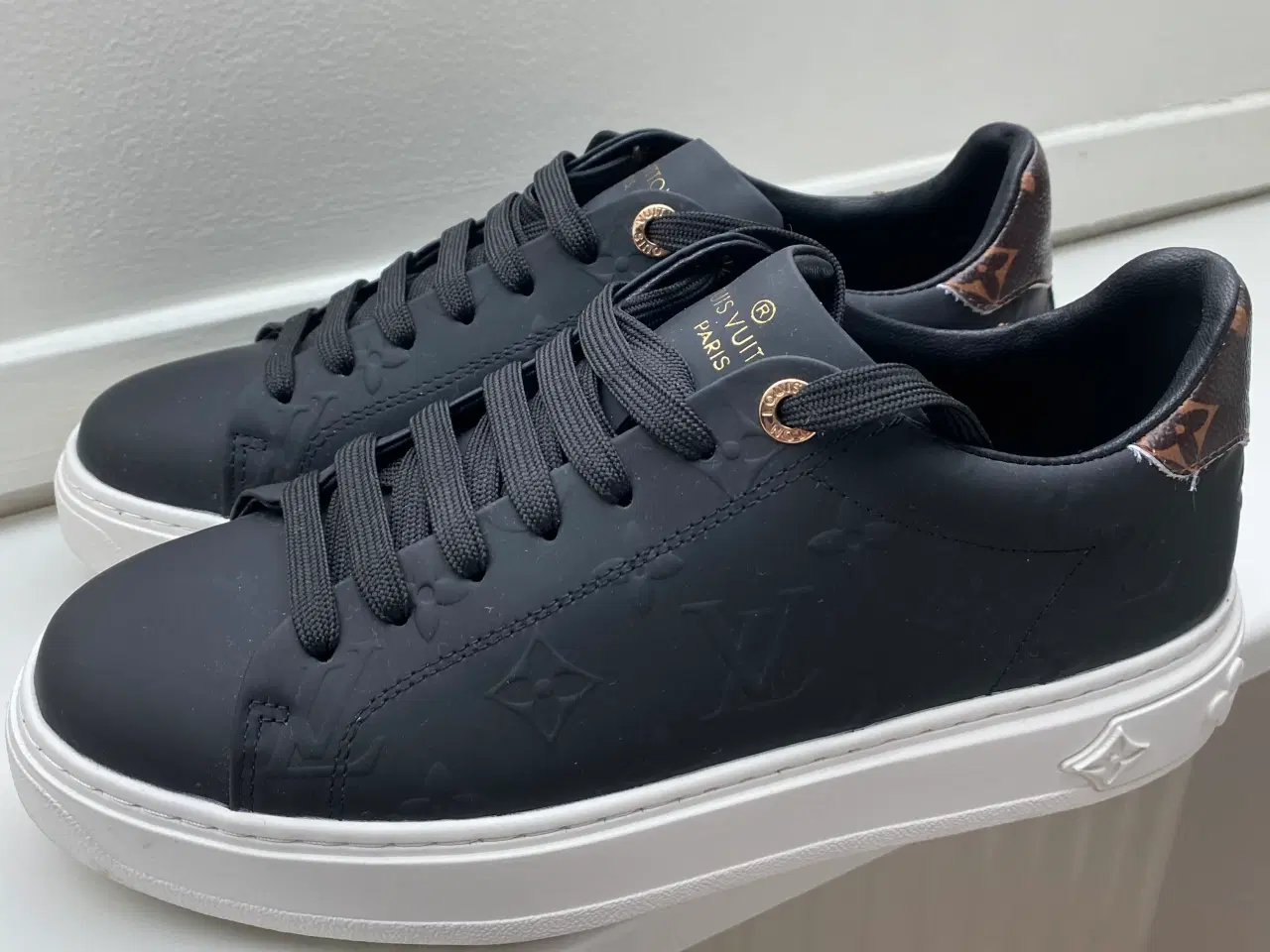 Billede 1 - Flotte LV sneakers