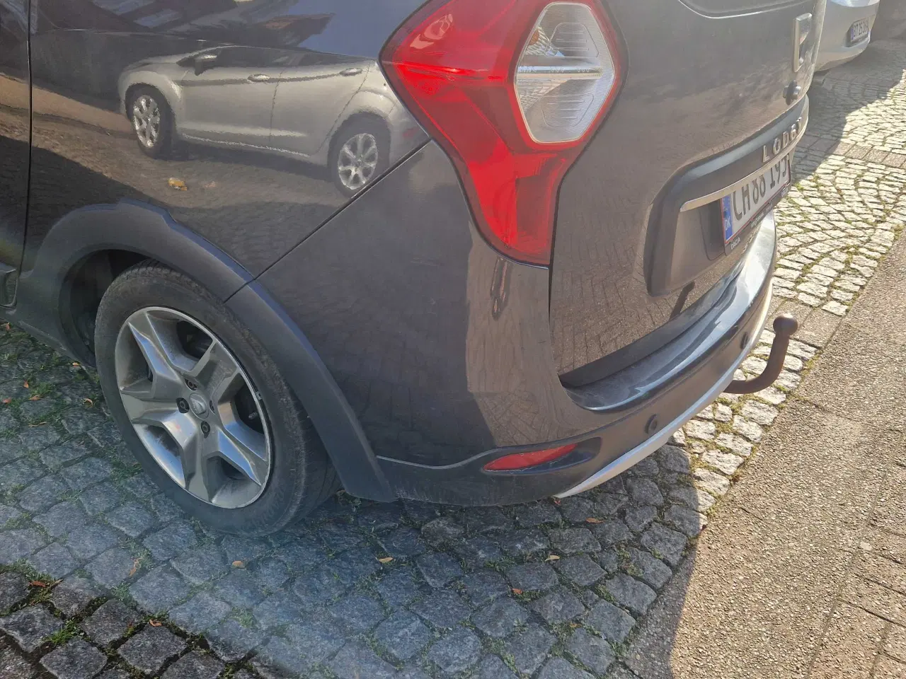 Billede 3 - 7 pers. Bil med hjemmelavet camper indretning