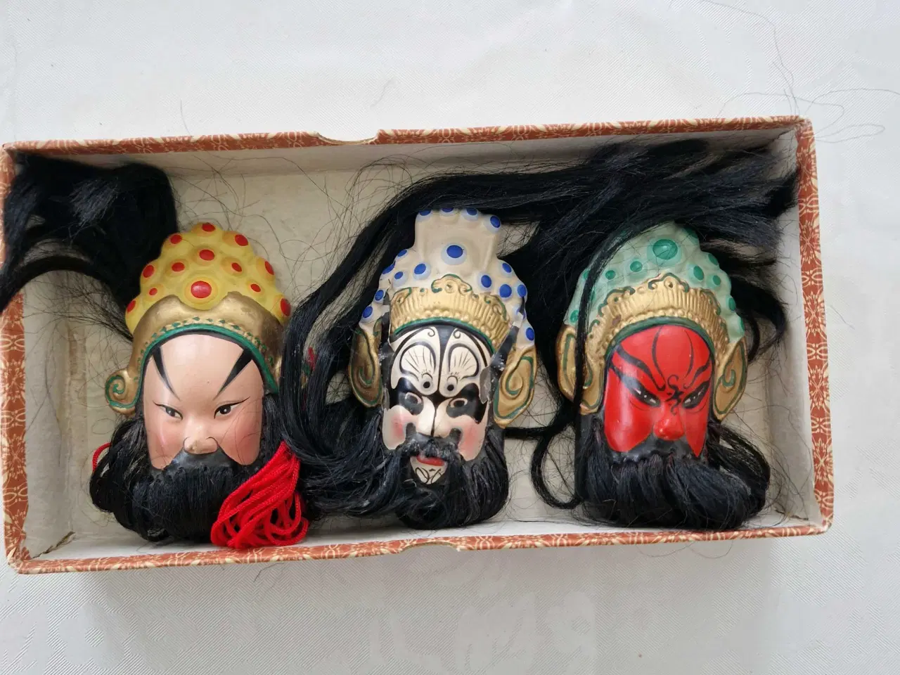 Billede 3 - 3 små vintage kinesiske opera masker 