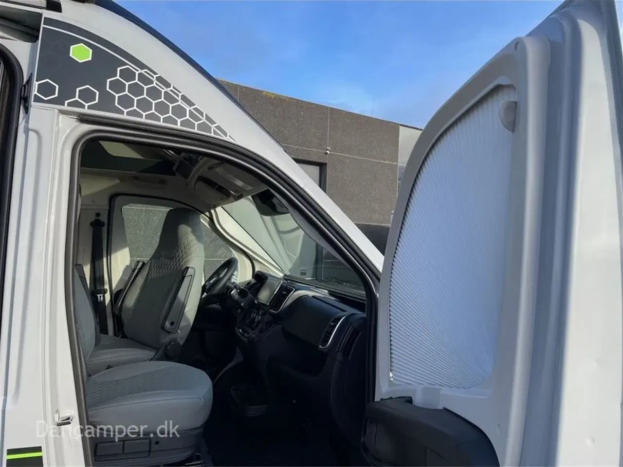 Billede 14 - 2026 - Chausson V697 Sport Line Super vintercamper, 140 HK, 8-trins automatgear, adaptiv fartpilot. Tilbehørs-, Connect-, Safety- og Artic pakke m.m.m..