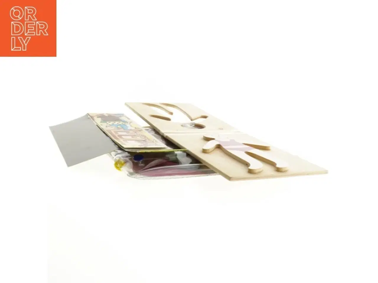 Billede 5 - Dukketøj og tilbehørssæt fra Woodkins (str. Bræt 22,5 x 12,5 cm)