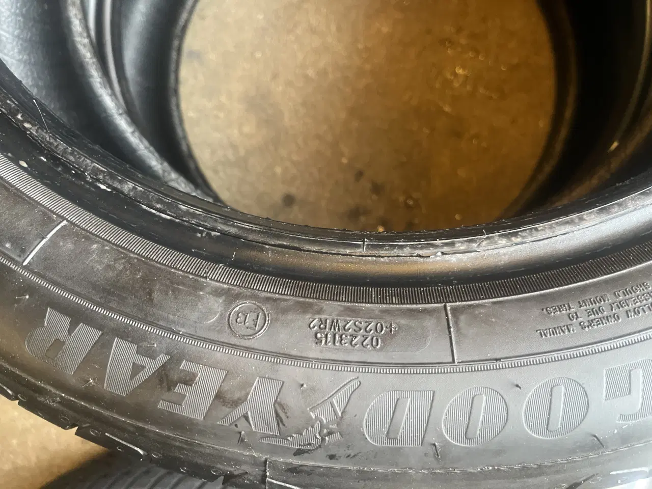 Billede 3 - 215-50-17 Sommerdæk Goodyear. 2 stk.