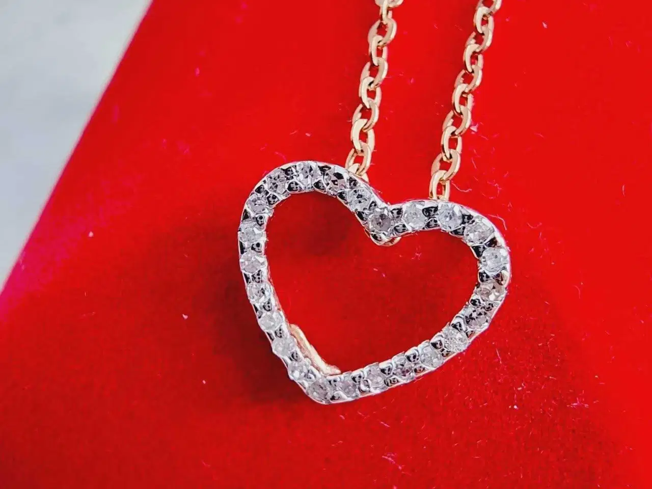 Billede 7 - 14 karat guld kæden & vedhæng m/ 24 stk diamanter