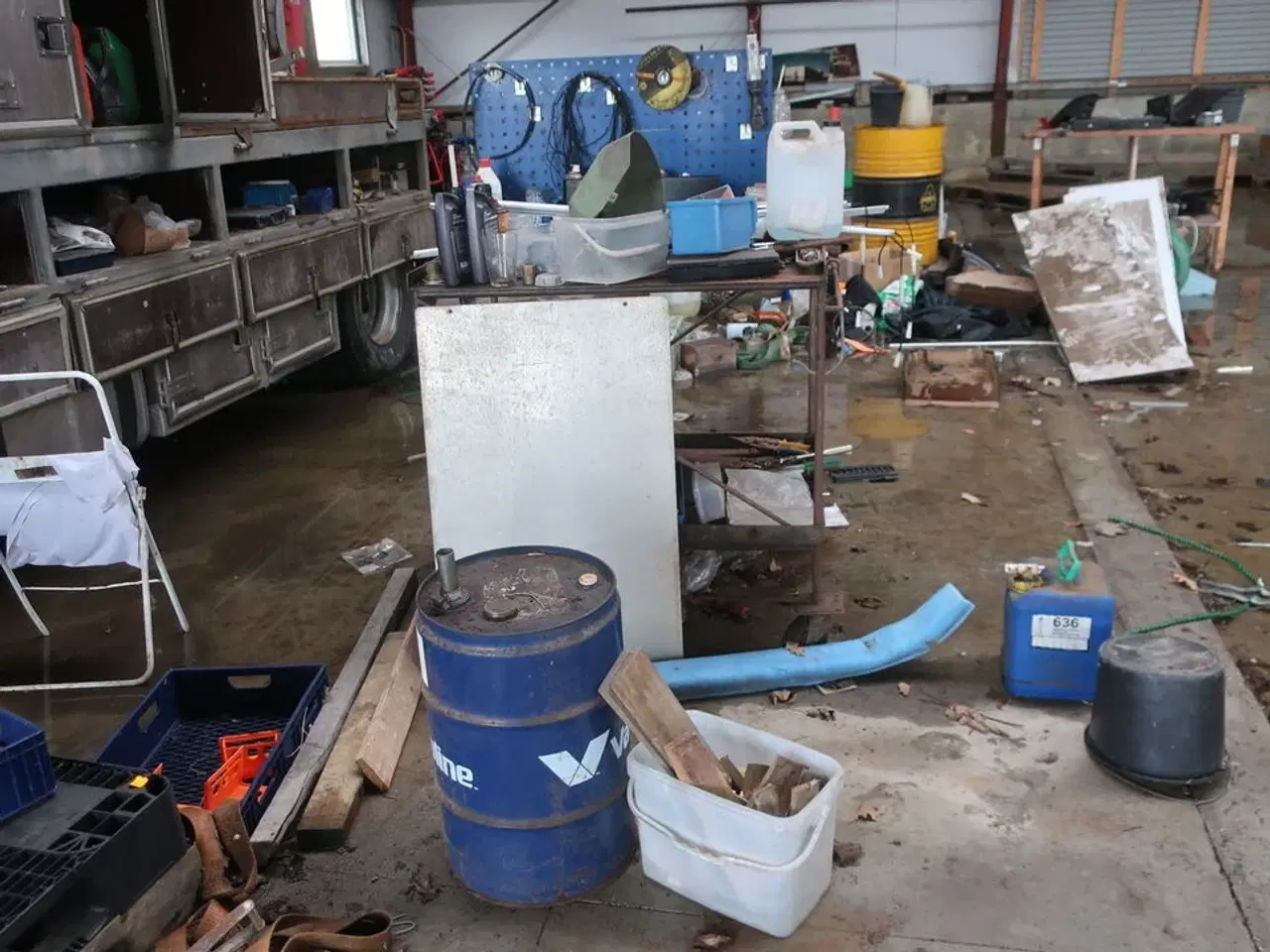 Billede 10 - Div. Dunke, haveredskaber, løftestroppe, arbejdsborde, værktøj m.m.