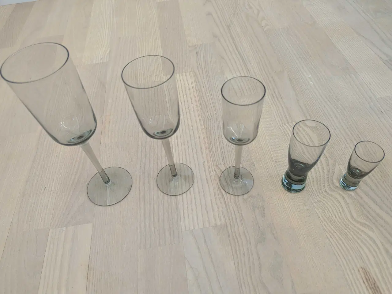 Billede 1 - Holmegaard smoke Largo vinglas
