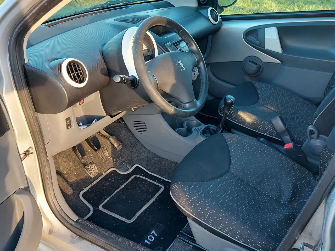 Billede 5 - Peugeot 107 1,0 benzin årgang 2011. Frisk nysynet.