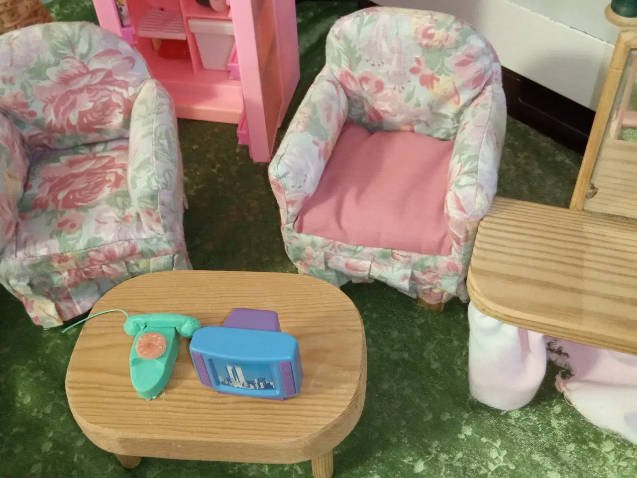 Billede 9 - Barbie dukker, møbler, hest