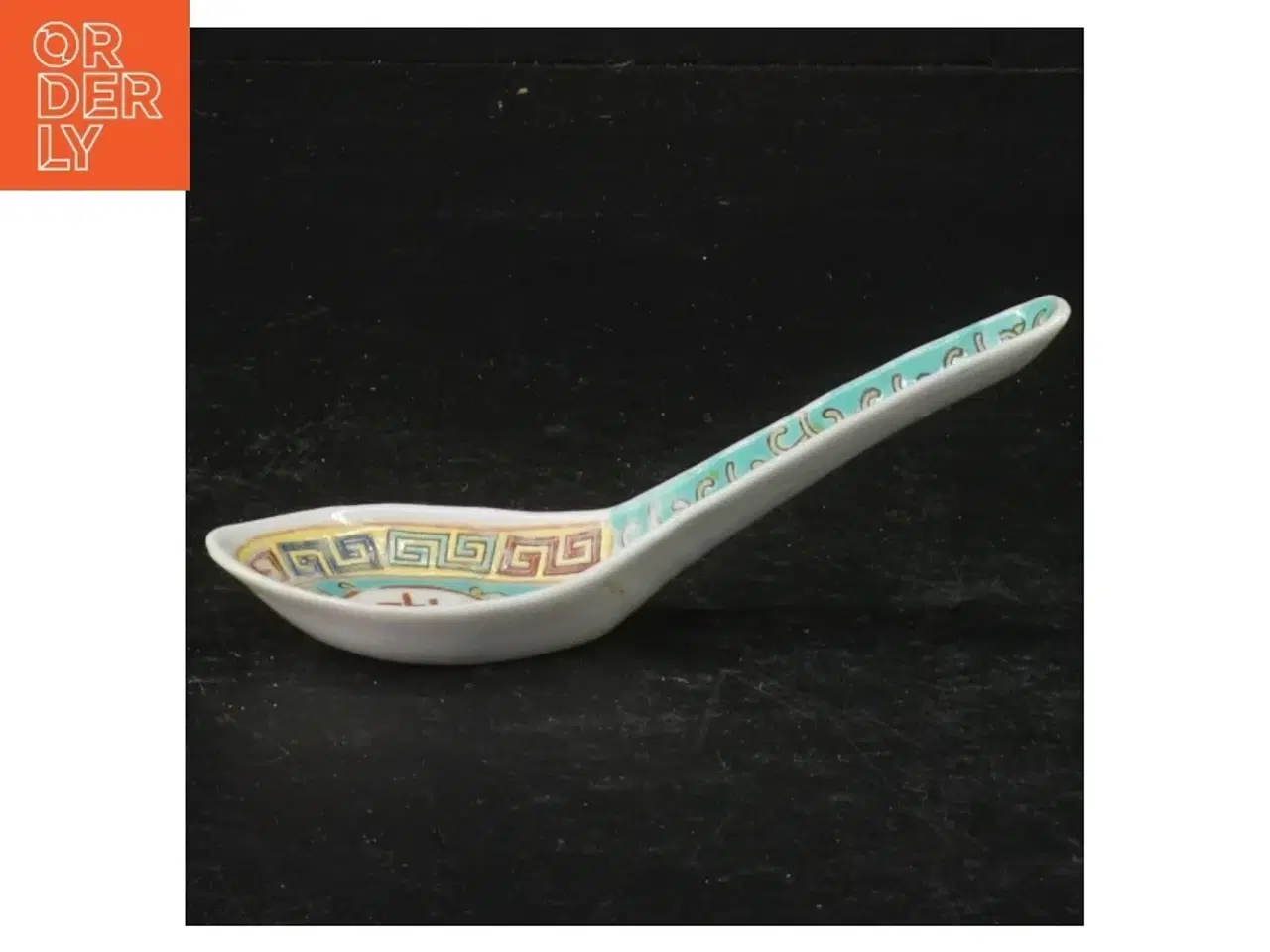 Billede 3 - Dekorativ kinesisk porcelænsske (str. 12 cm)
