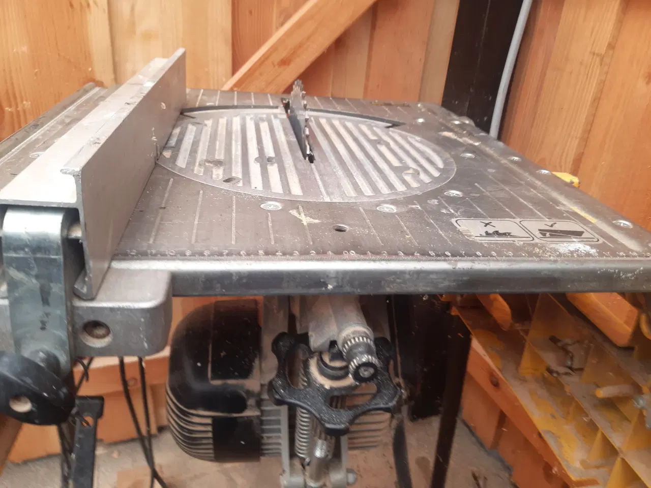 Billede 1 - Dewalt vendesav i god stand