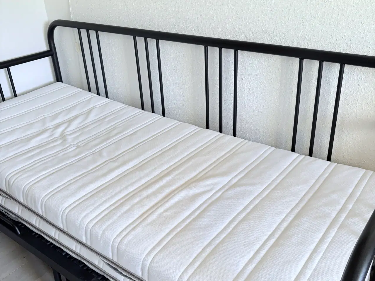 Billede 1 - Udtræksseng fra Ikea