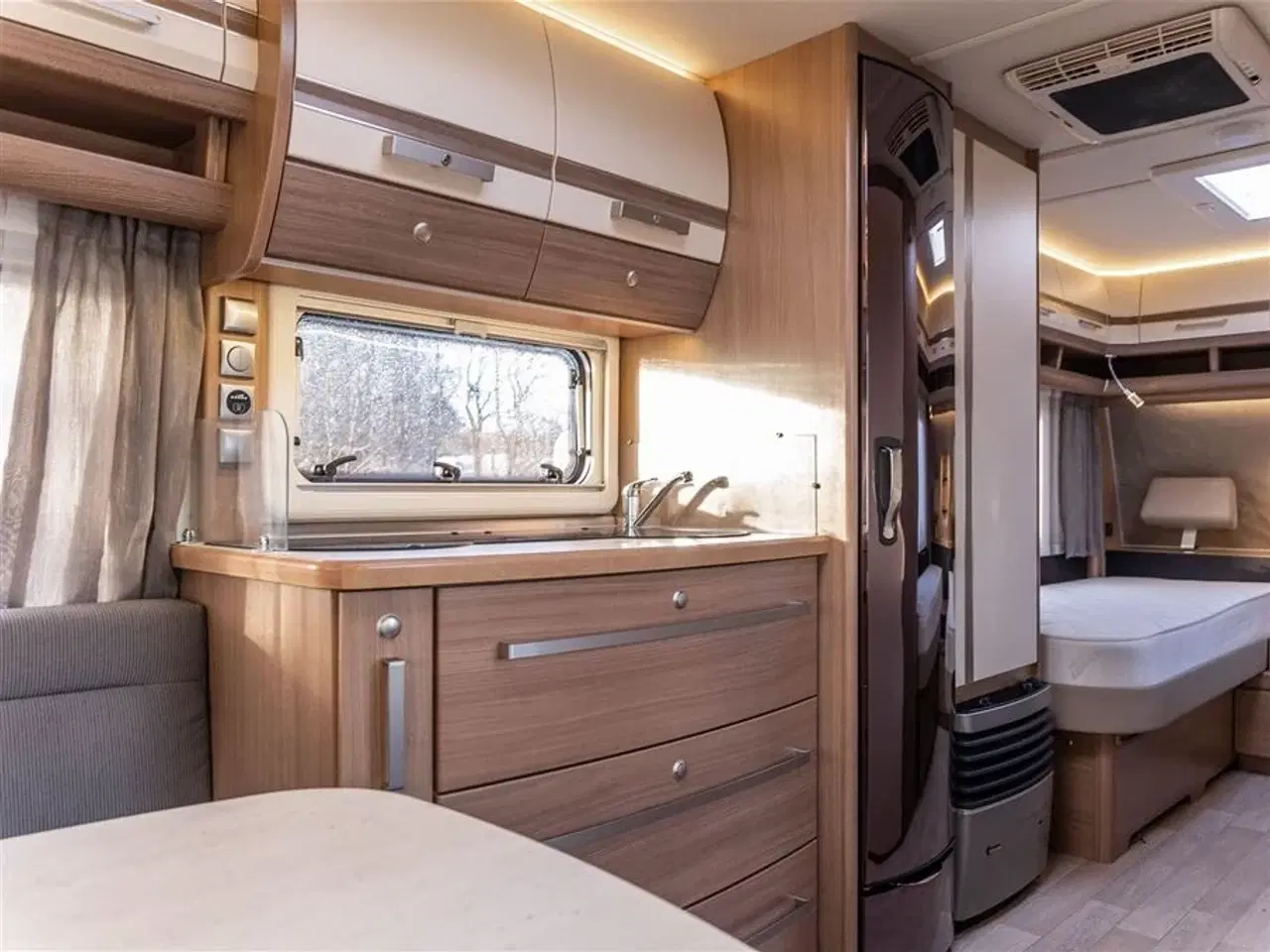 Billede 11 - 2016 - Fendt Bianco Selection 515 SG Rummelig kvalitetsvogn med enkeltsenge