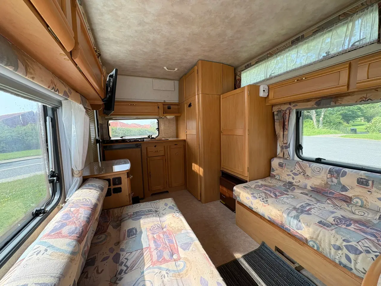 Billede 8 - Campingvogn med popup tag.