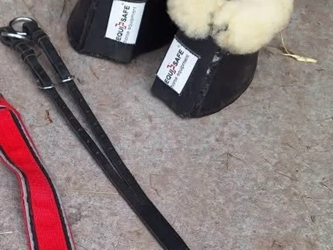 Billede 1 - Bandager, klokker mv sælges