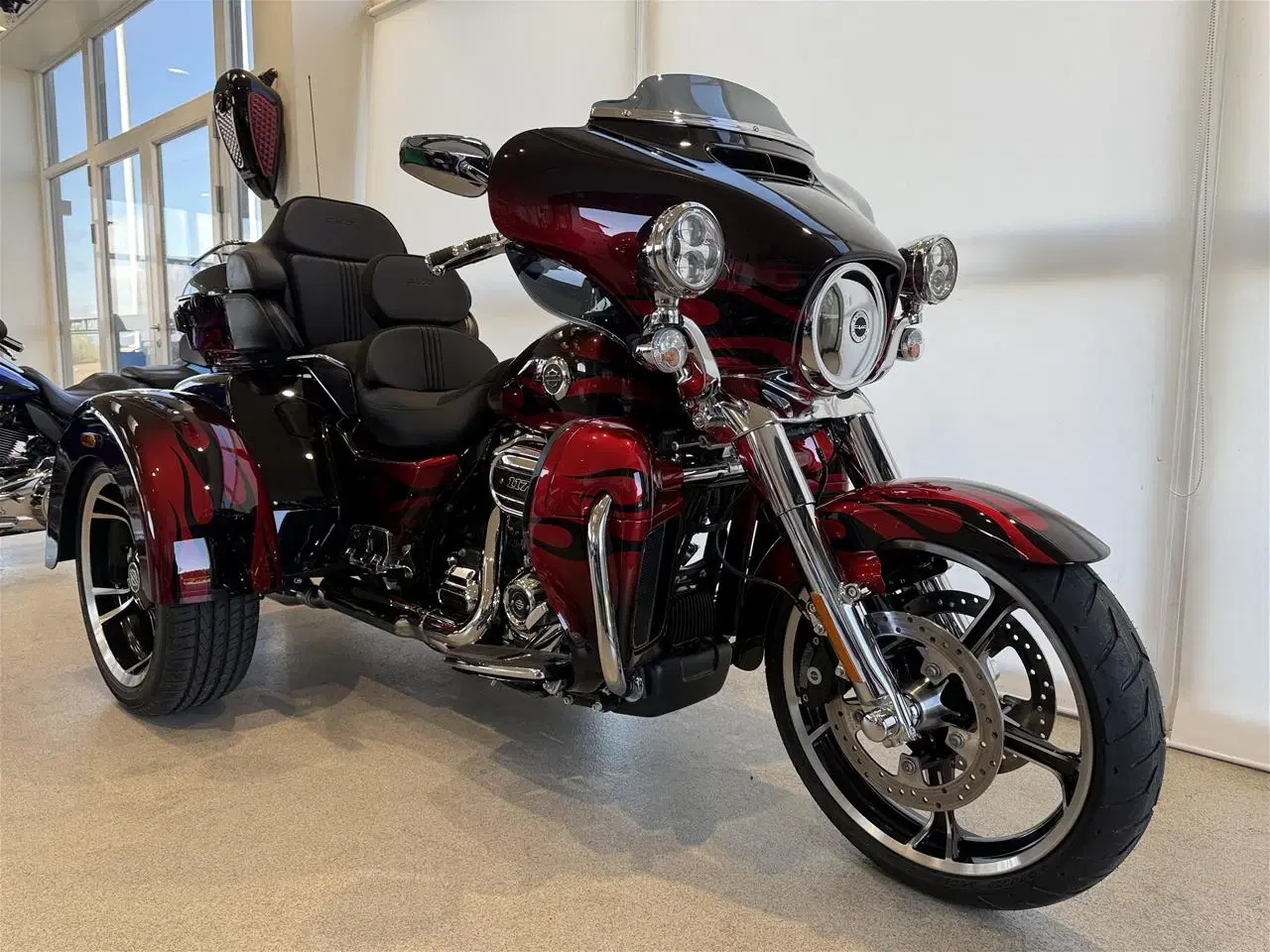 Billede 2 - Harley Davidson FLHTCUTGSE Tri Glide Ultra CVO 117" Trike