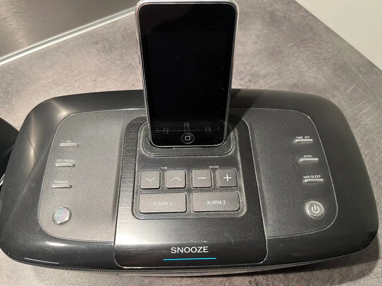 Billede 5 - iPod med oplader i clockradio