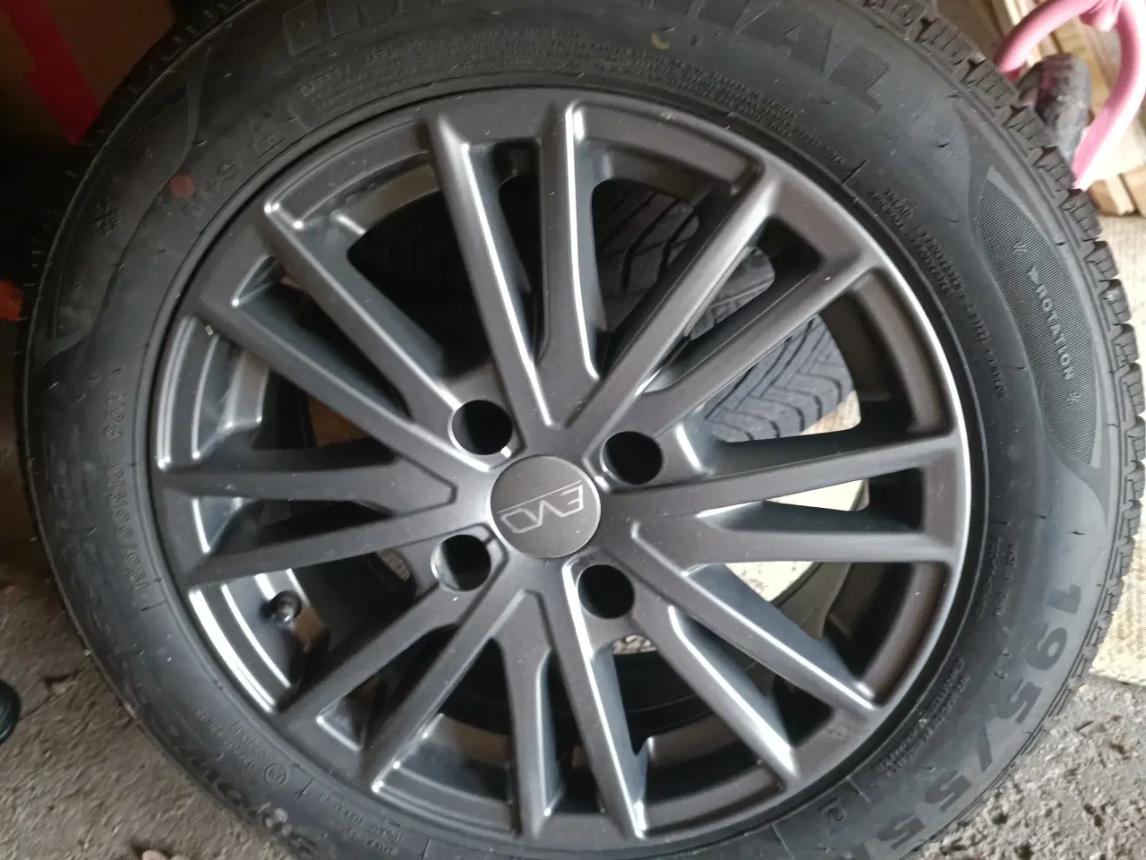 Billede 1 - Vinterdæk med fælge