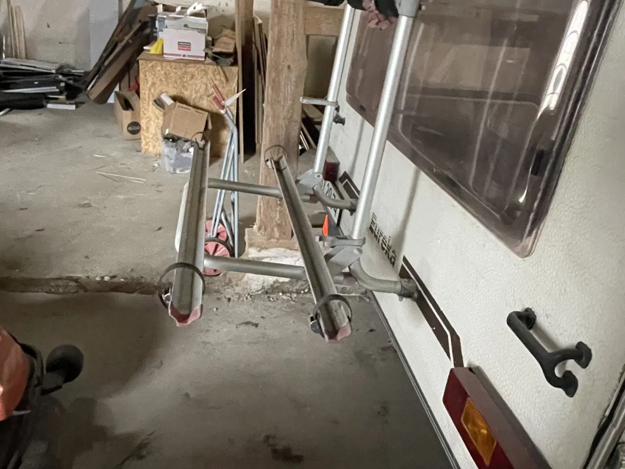 Billede 3 - Campingvogn med køkken og siddegrupper/sovepladser