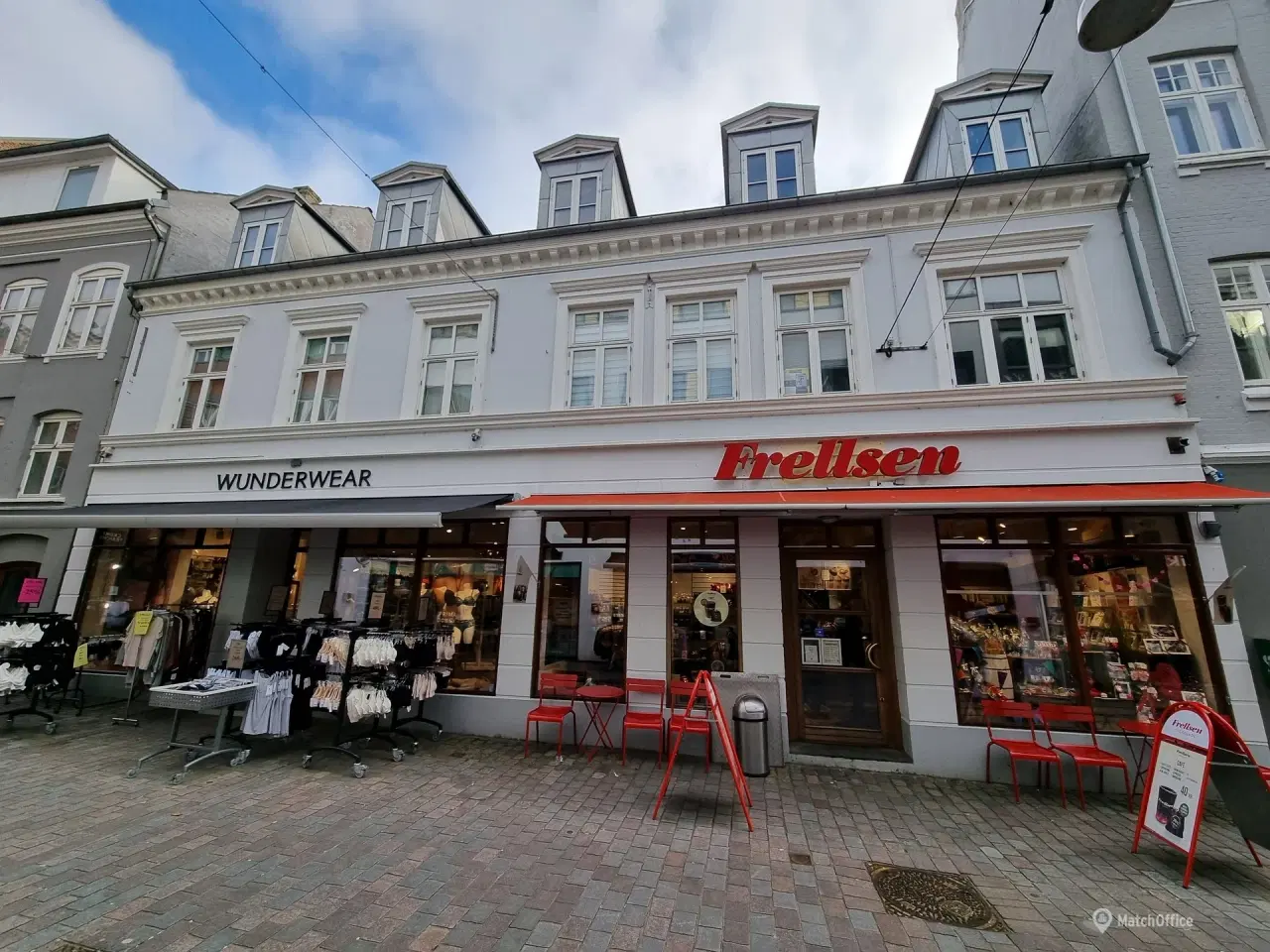 Billede 1 - Investeringsejendomme i Viborg centrum sælges - 1. års forrentning 6.17%