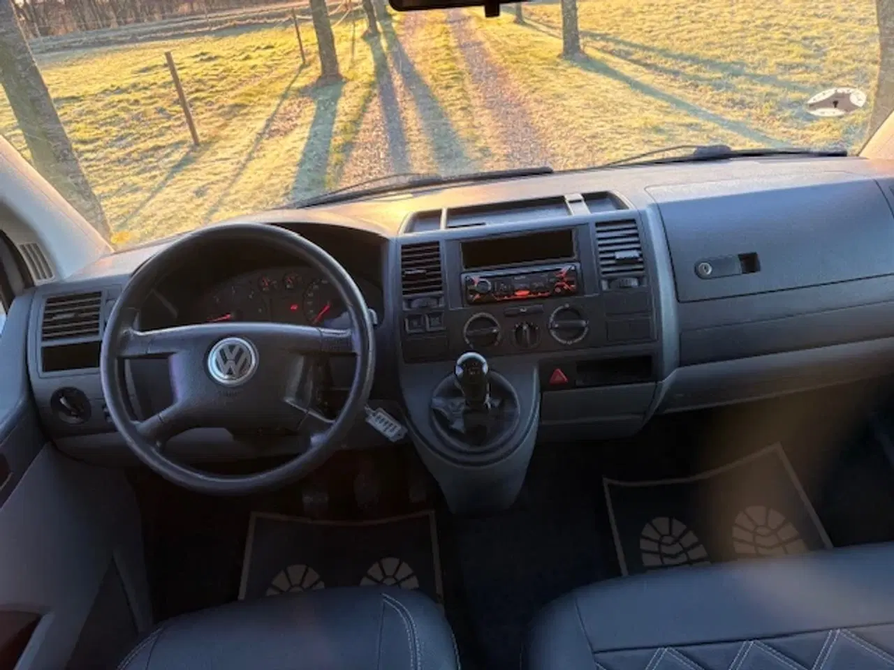 Billede 2 - VW Transporter 2,5 TDi 130 Kassevogn kort 4d Nysyn