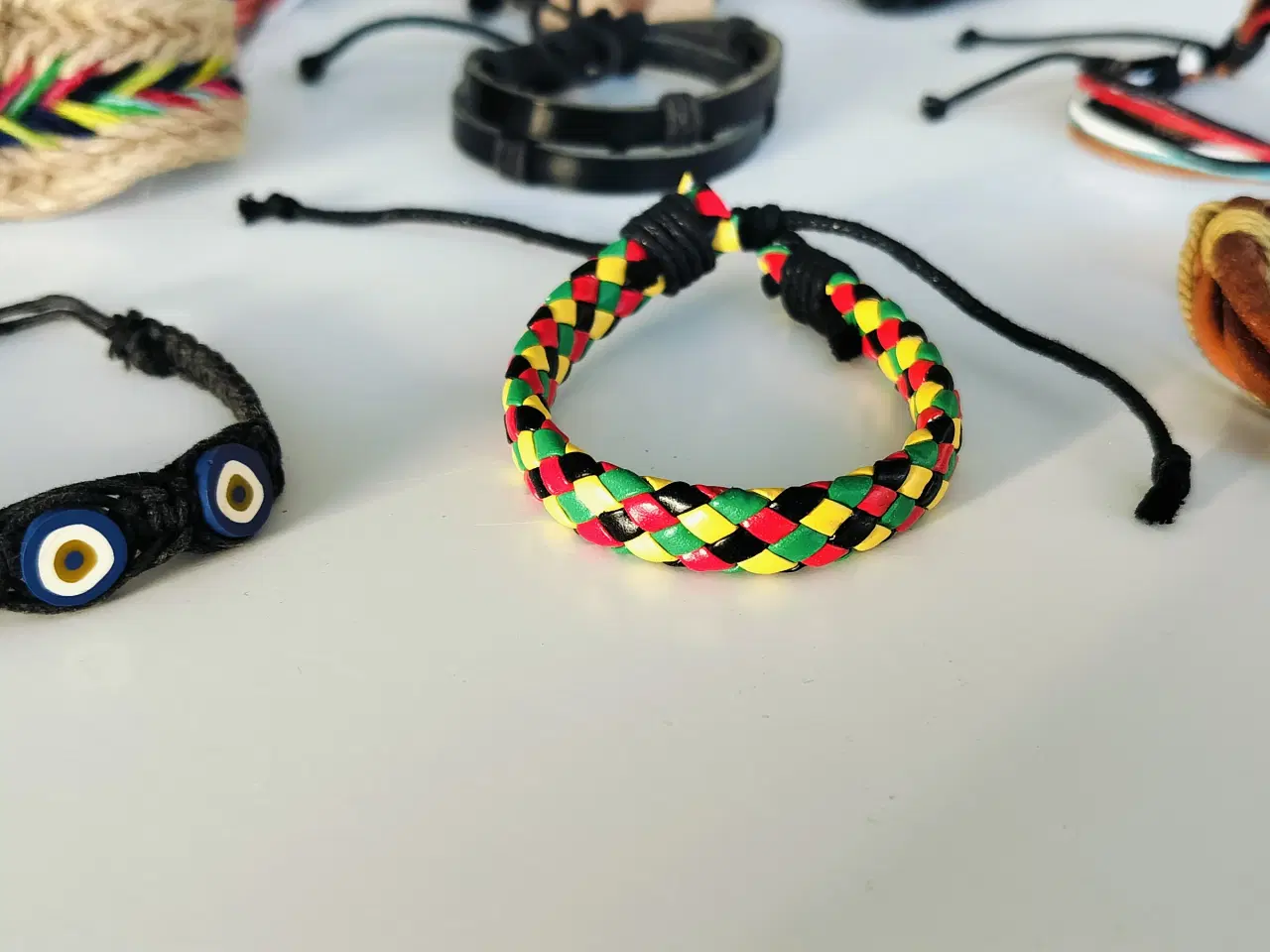 Billede 4 - Pakke med Nye Læderarmbånd til Mænd