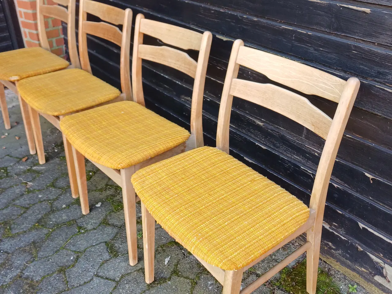 Billede 4 - Fire dansk designet retro stole.