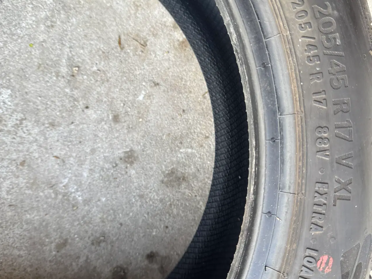 Billede 2 - Continental sommerdæk 205/45-17 Extra Load