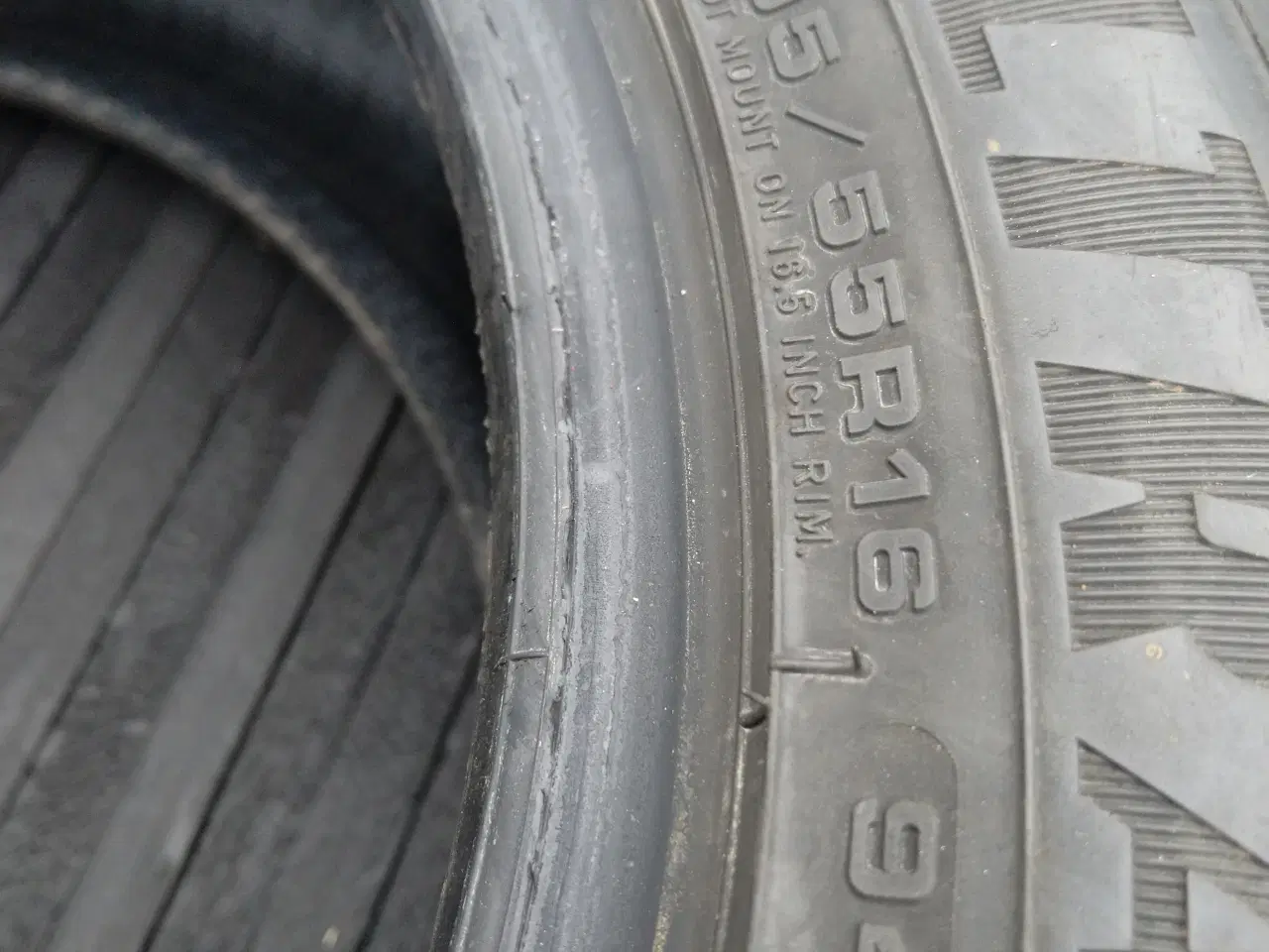 Billede 1 -  Goodyear Ultragrip Ice arctic pigdæk. 