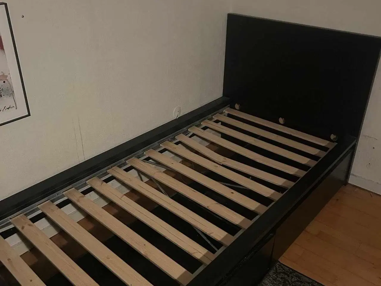 Billede 1 - Ikea seng med 2 store skuffer