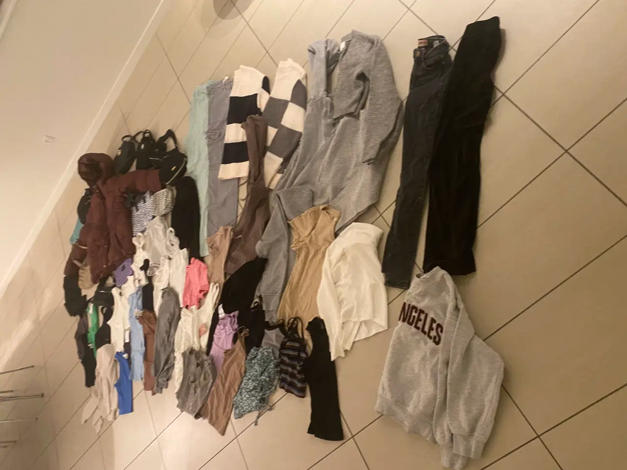 Billede 2 - Tøj str XS/S