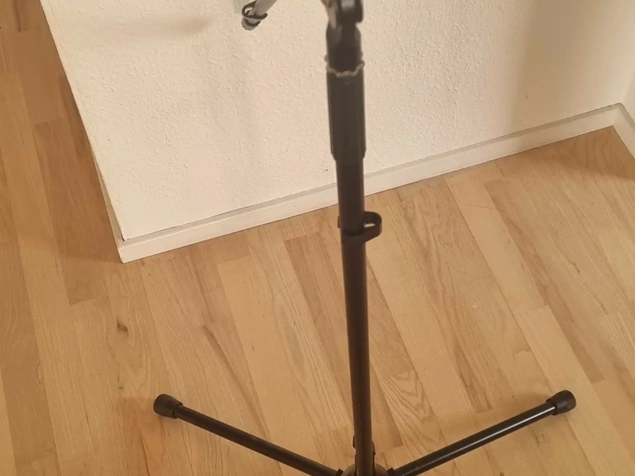 Billede 2 - Adam hall stands Microfon stativ professionel