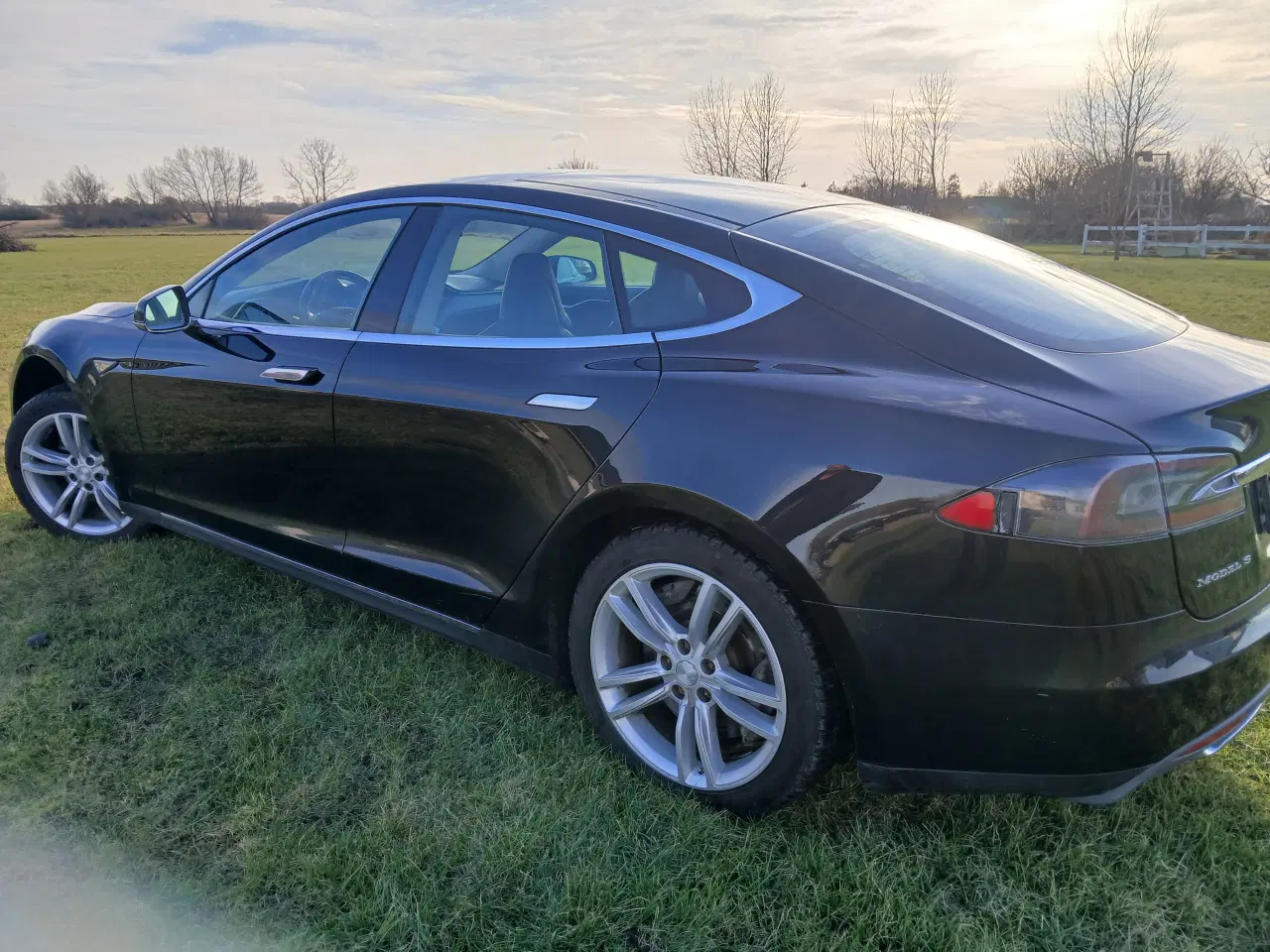 Billede 4 - Tesla Model S 85 – Gratis Supercharging – Luftunde