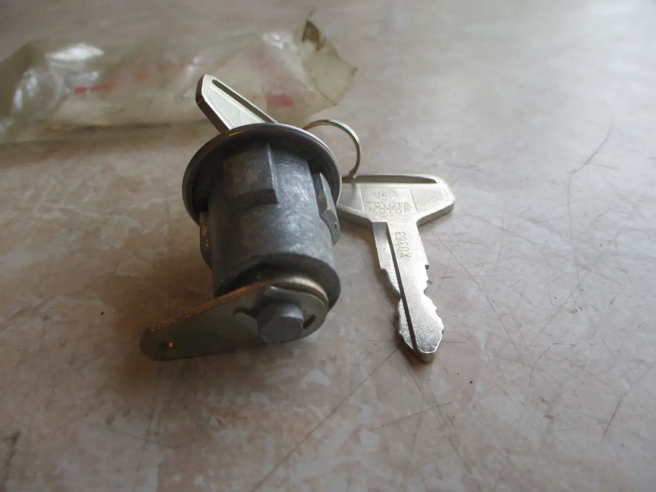 Billede 2 - Dørlås med 2 stk nøgler Toyota