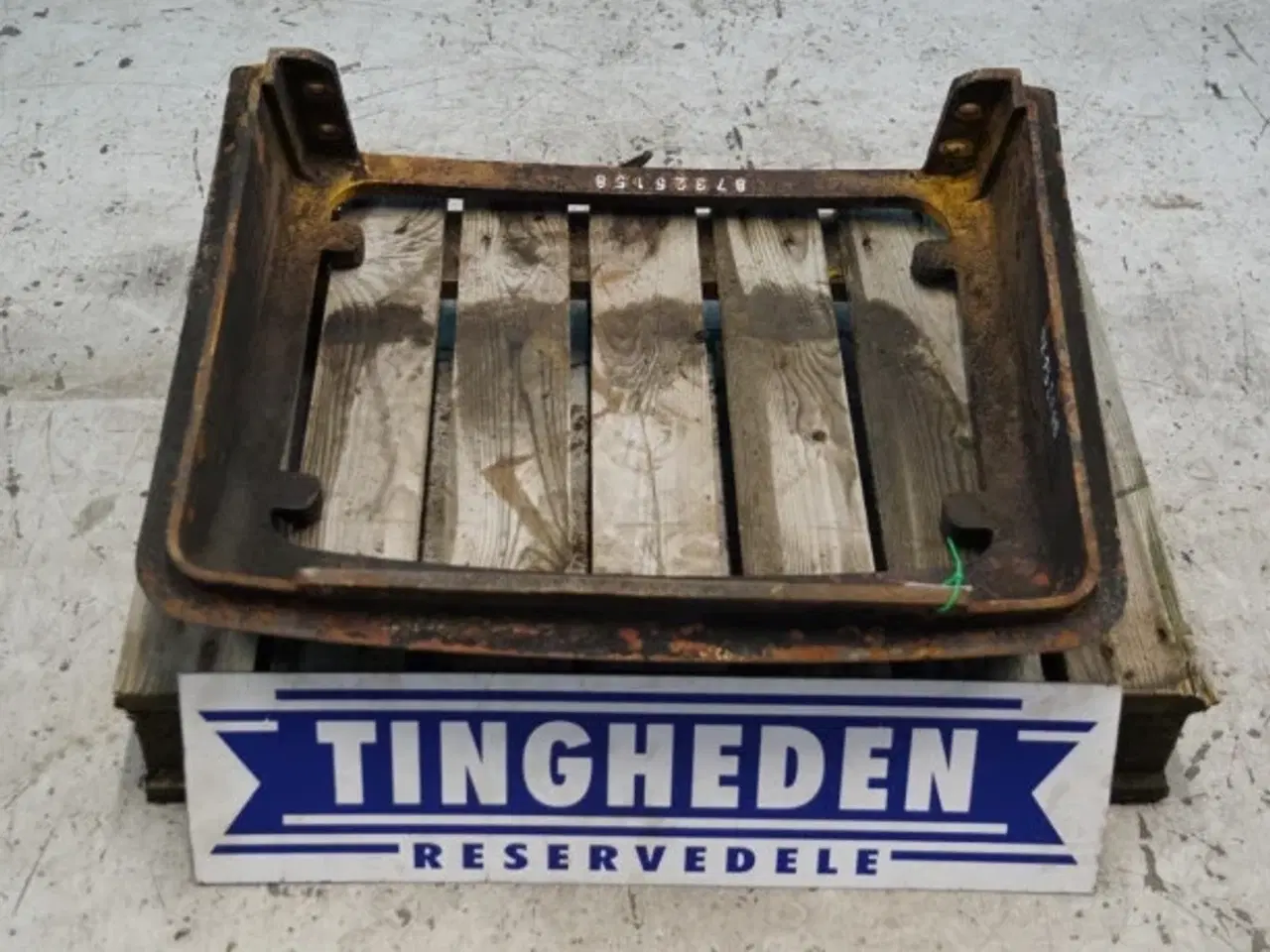 Billede 9 - New Holland LB115 Skærmdele 85825070