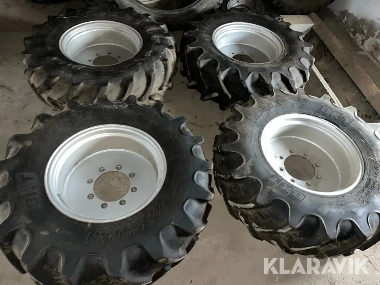 Billede 2 - Landsbrugshjul med fælge BKT og Firestone 380/85R24 - 4 styk