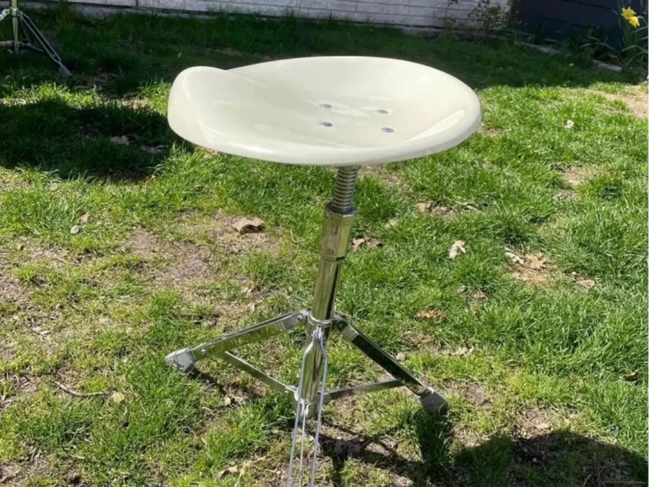 Billede 5 - Dulton bord med og 3 taburetter 