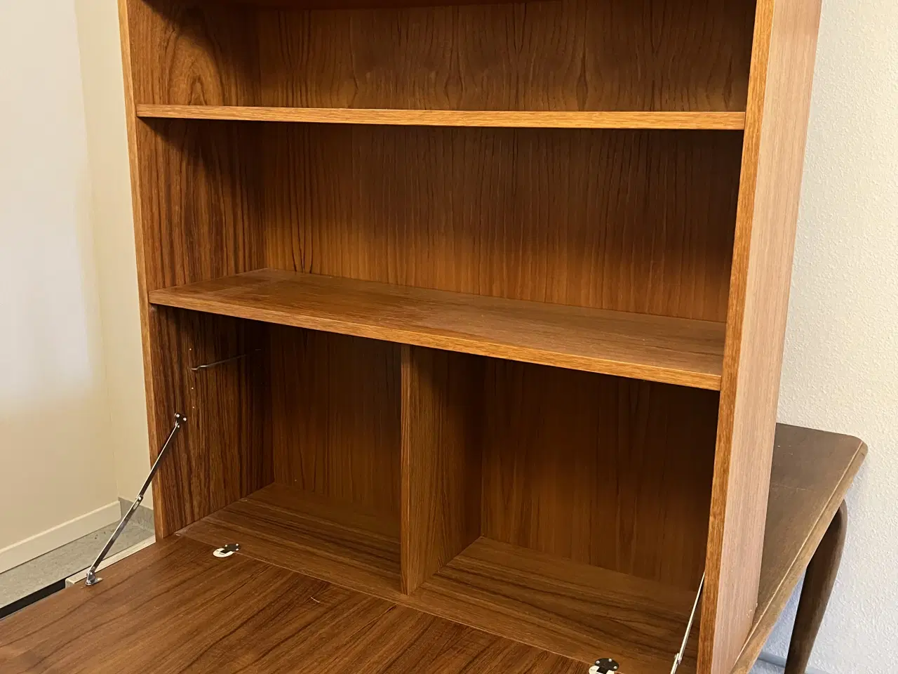 Billede 3 - Reoler i teaktræs finer