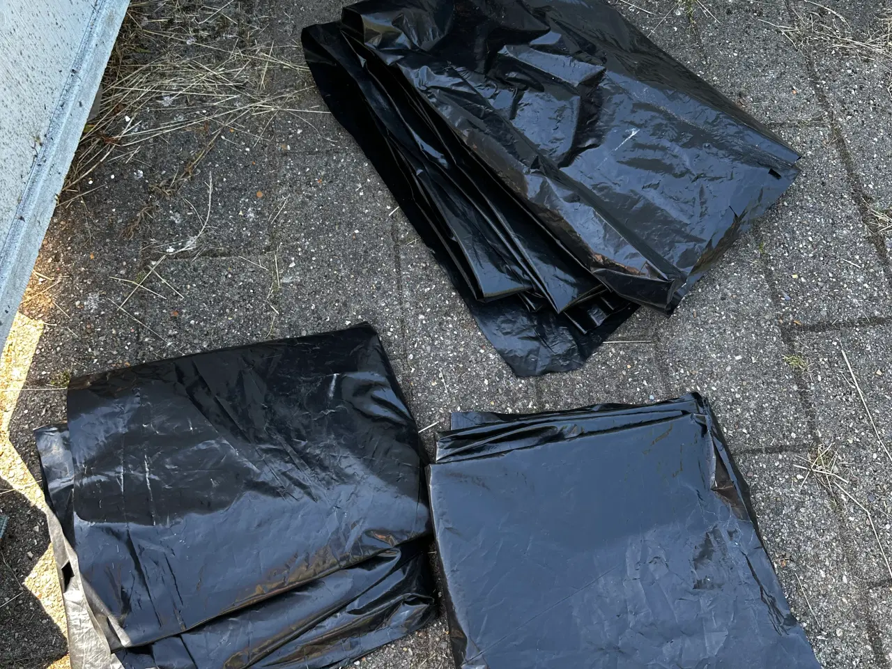 Billede 2 - Hel kasse med solfilm og mørklægningsplast