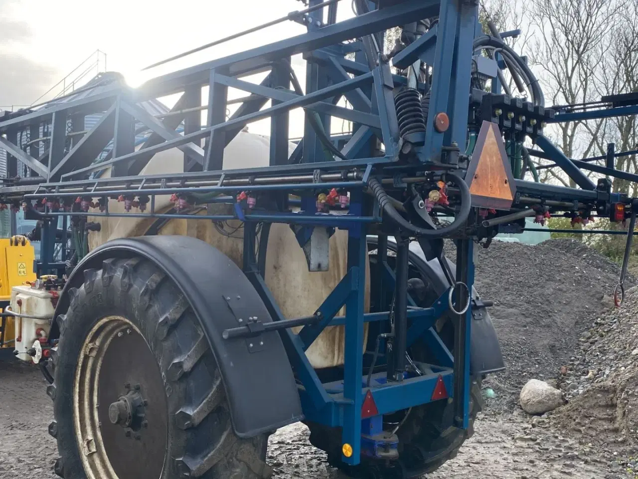 Billede 4 - MGM 3000 ltr. 24 mtr. Sprøjten er synet 2024. Der medfølger også smalle hjul til sprøjten.