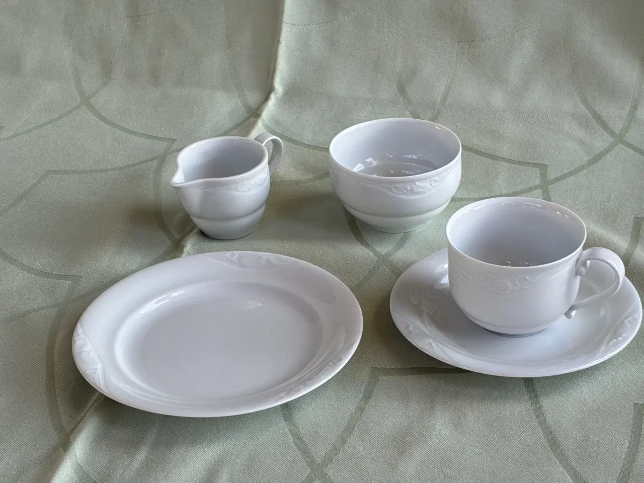 Billede 2 - Royal Copenhagen, Hvid Magnolia, Glaseret Relief