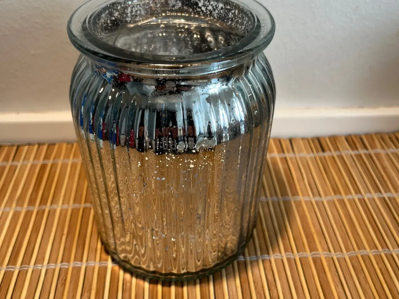 Billede 1 - Glaskrukke riflet i "fattigmandssølv"