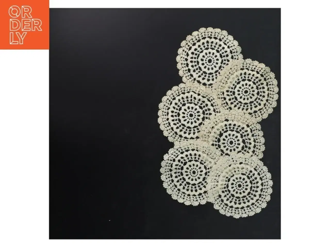 Billede 1 - Sæt af seks hæklede coasters (str. Ø 10 cm)