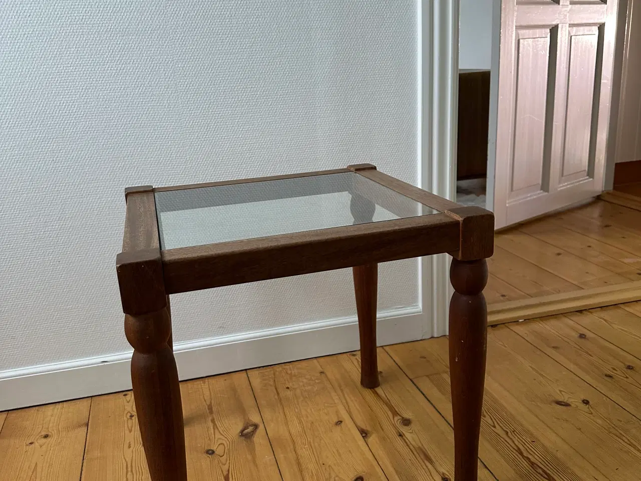 Billede 5 - Smukt vintage bord, 1960er i træ og glas 