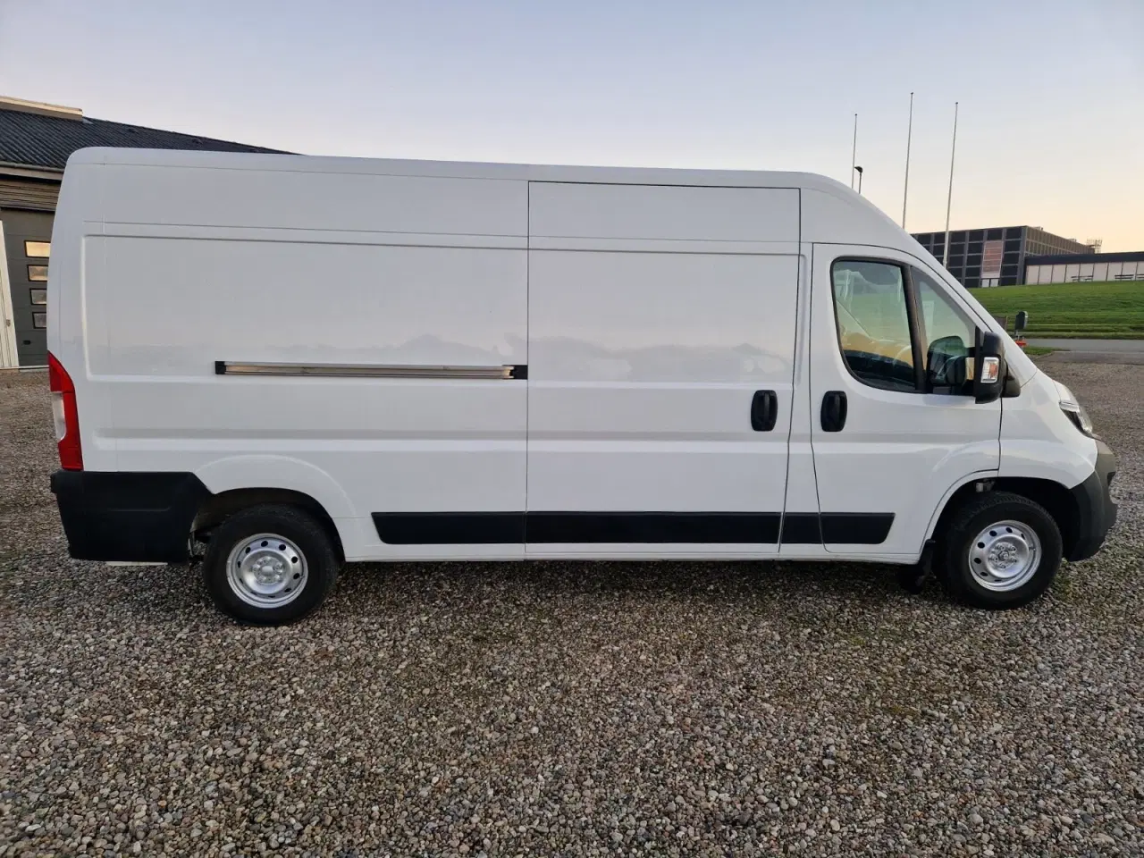Billede 6 - Peugeot Boxer 333 2,2 BlueHDi 140 L3H2 Premium