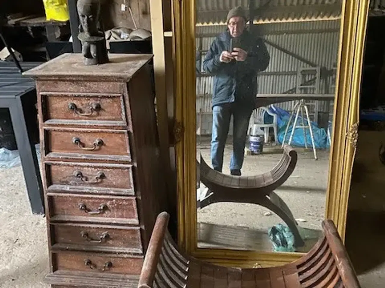 Billede 1 - Spejl m guldramme samt møbler
