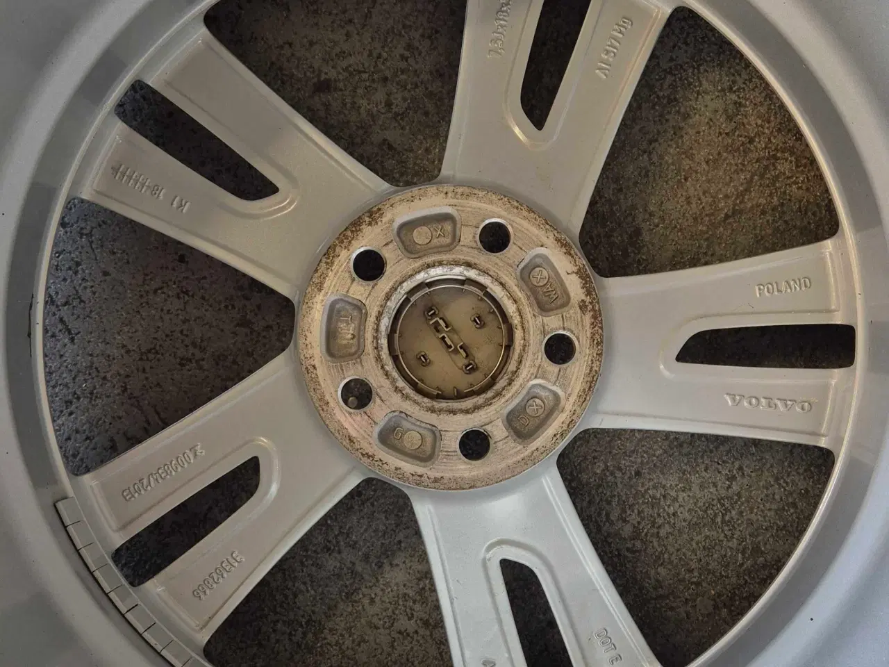 Billede 4 - VOLVO ORIGINAL ALUFÆLGE MED VINTERDÆK