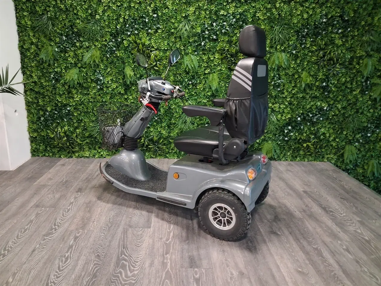 Billede 2 - Karma 737-L grå