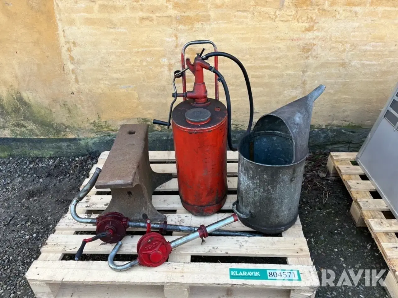 Billede 1 - Oliekande oliepumpe håndpumper og Ambus samlet lot