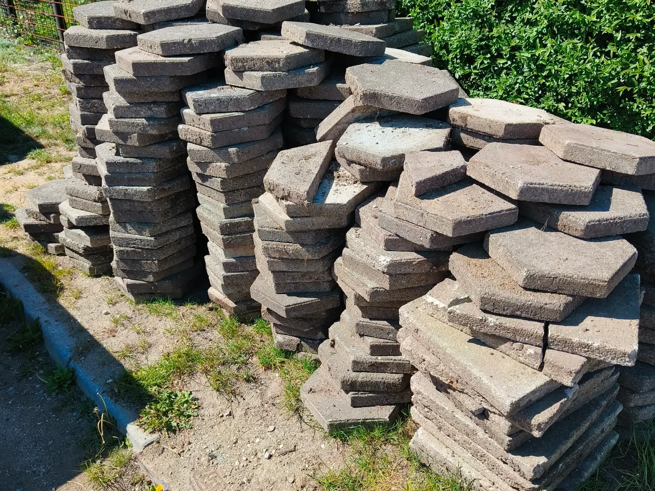 Billede 1 - Sten til gratis afhentning i Hvidovre. Ca. 200 stk